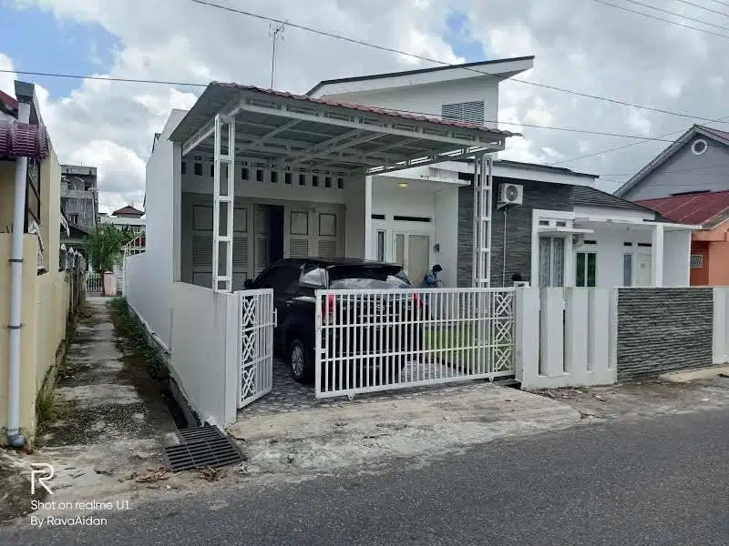 Rumah sewa dekat SMA 8