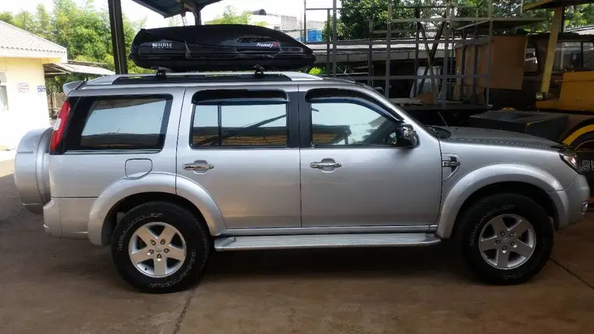 roofbox whale carrier ford everest roof rack box 550 liter