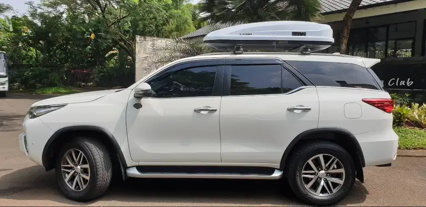 roofbox whale carrier toyota fortuner VRZ roof rack box lewa putih