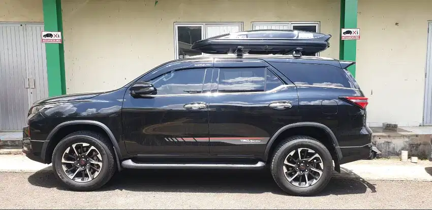 roofbox whale carrier toyota fortuner roof rack box rote x 650 liter