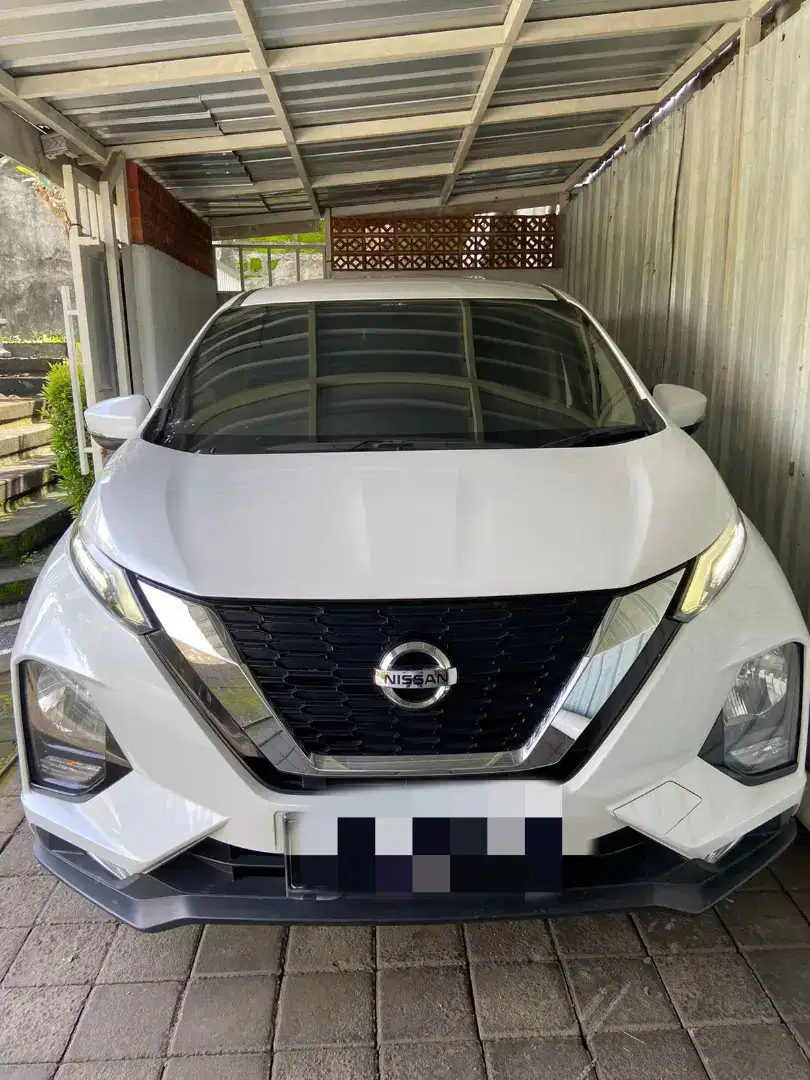 Nissan Livina VE 1.5 A/T Putih Istimewa