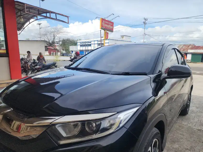 HRV 2020 matic hitam