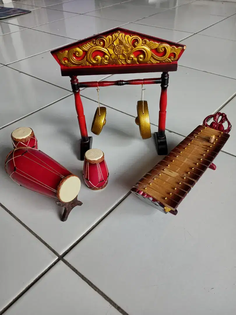 Gamelan set miniature