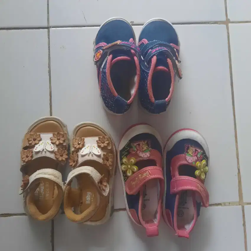 Sepatu anak Preloved