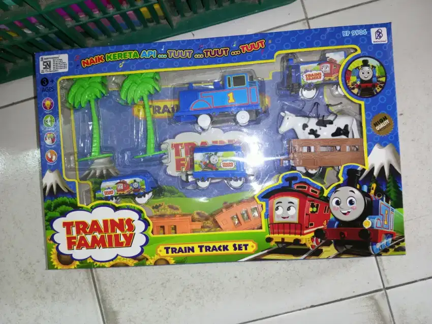 Mainan Anak Kereta Thomas Baterai