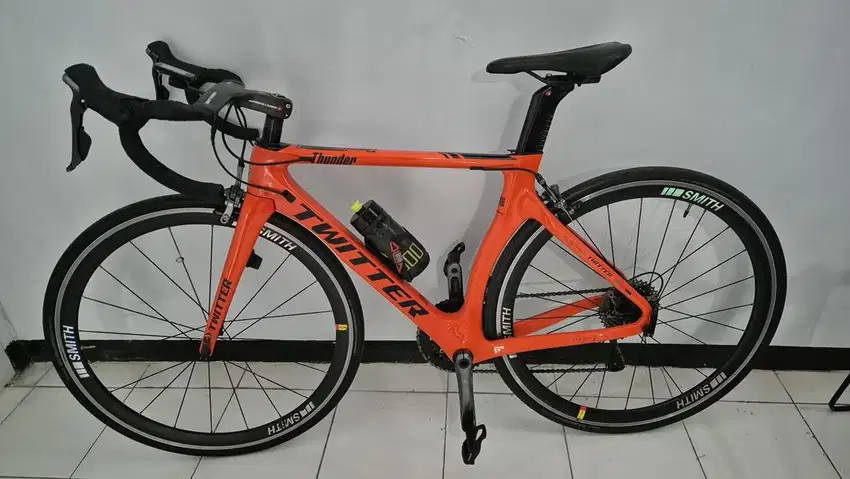 Sepeda Roadbike Twitter Thunder