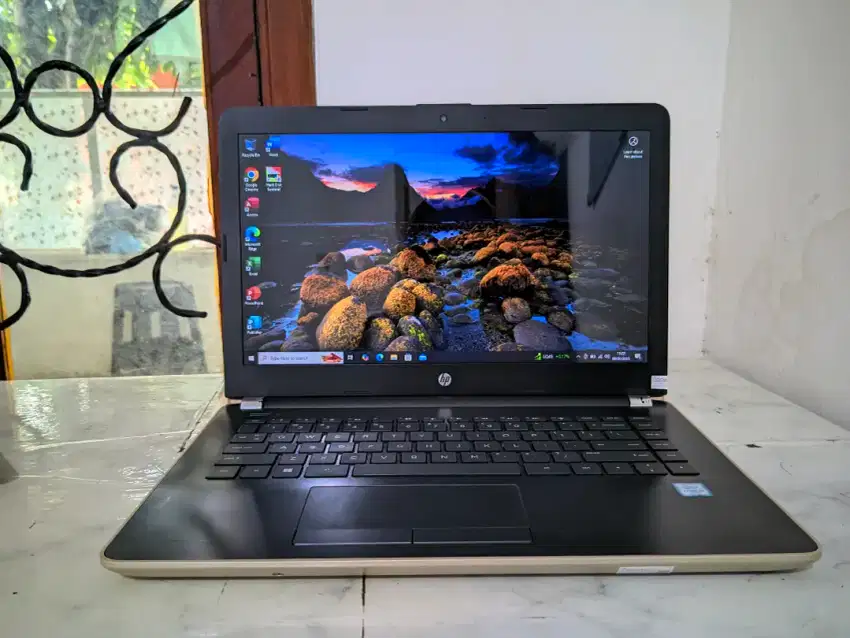 HP 14-bs016TU
Intel Core i3-6006U Ram 8GB SSD 128GB + HDD 500gb