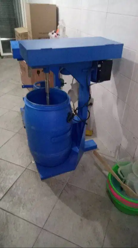 Mesin mixer pengaduk bahan cair