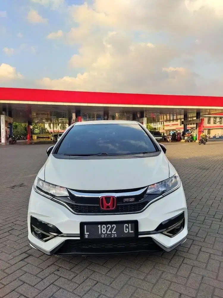 Jazz RS 1.5 Facelift matic 2020 / KM 40 ribu