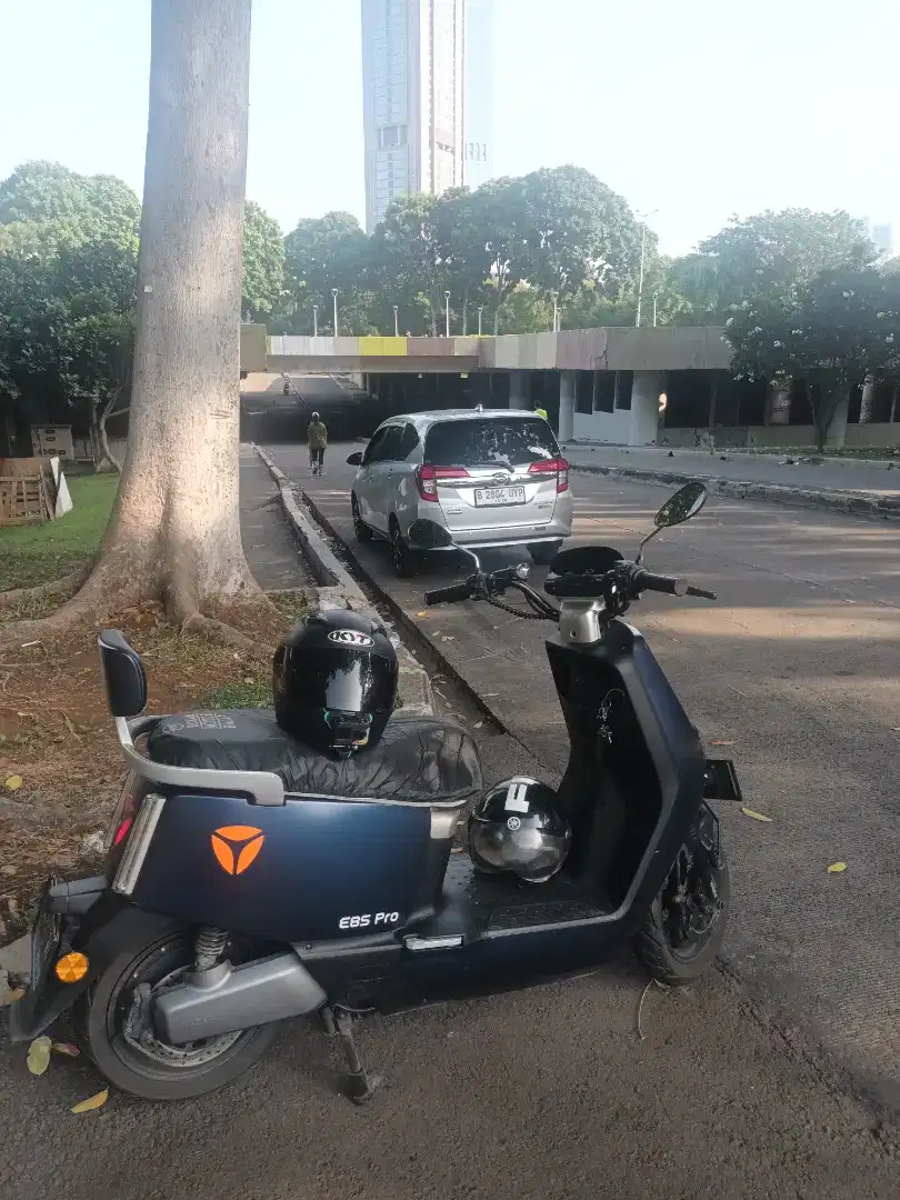 Motor listirk yadea e8spro tahun 2023