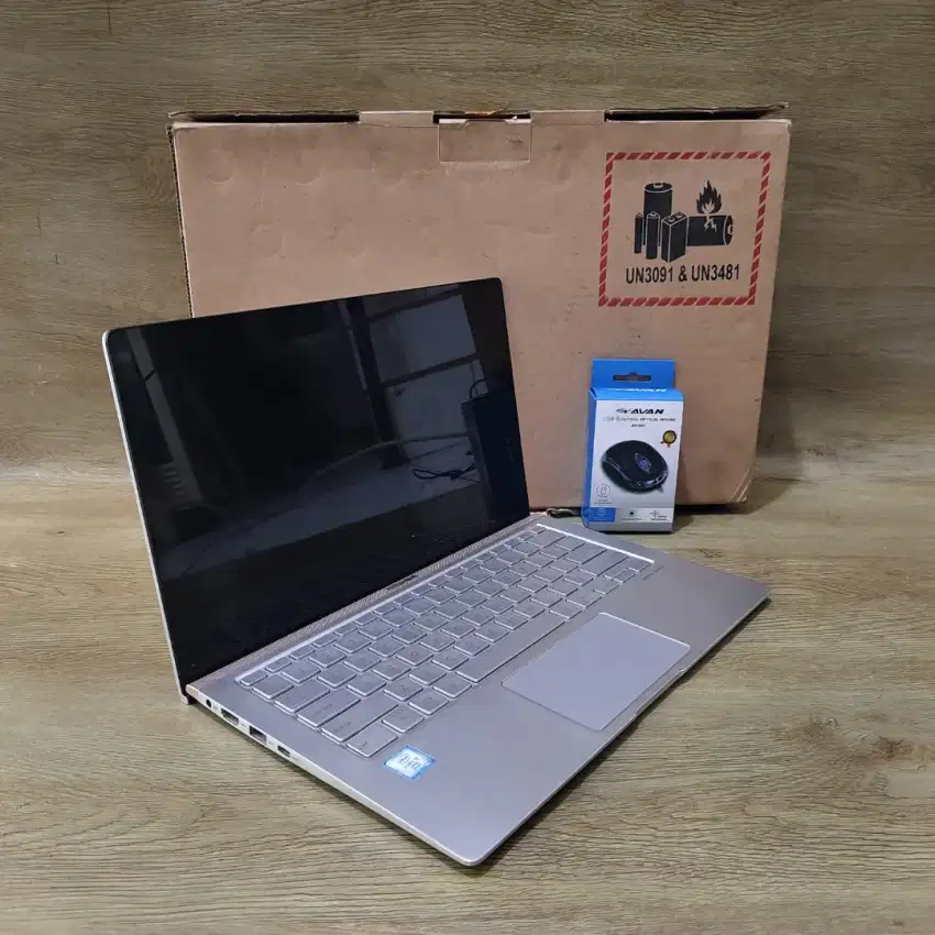 Laptop Asus ZenBook Slim Ram 8GB  bonus Mouse Baru Siap pakai