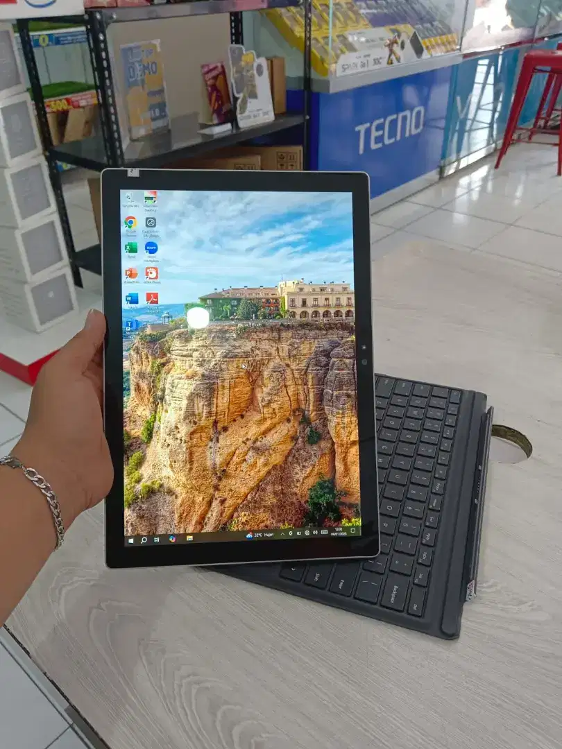 Microsoft surface pro 4 bisa lepas pasang nego boleh