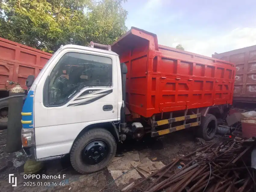 Dump truck kondisi jalan