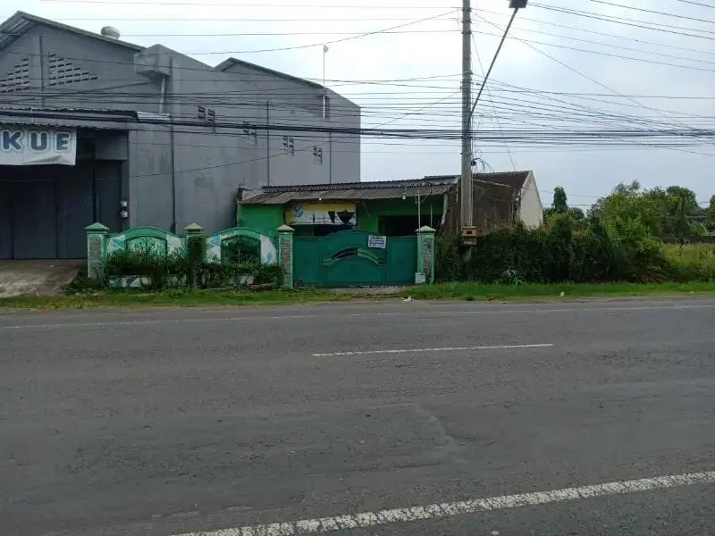 ruang usaha tepi jalan raya di Begajah Sukoharjo