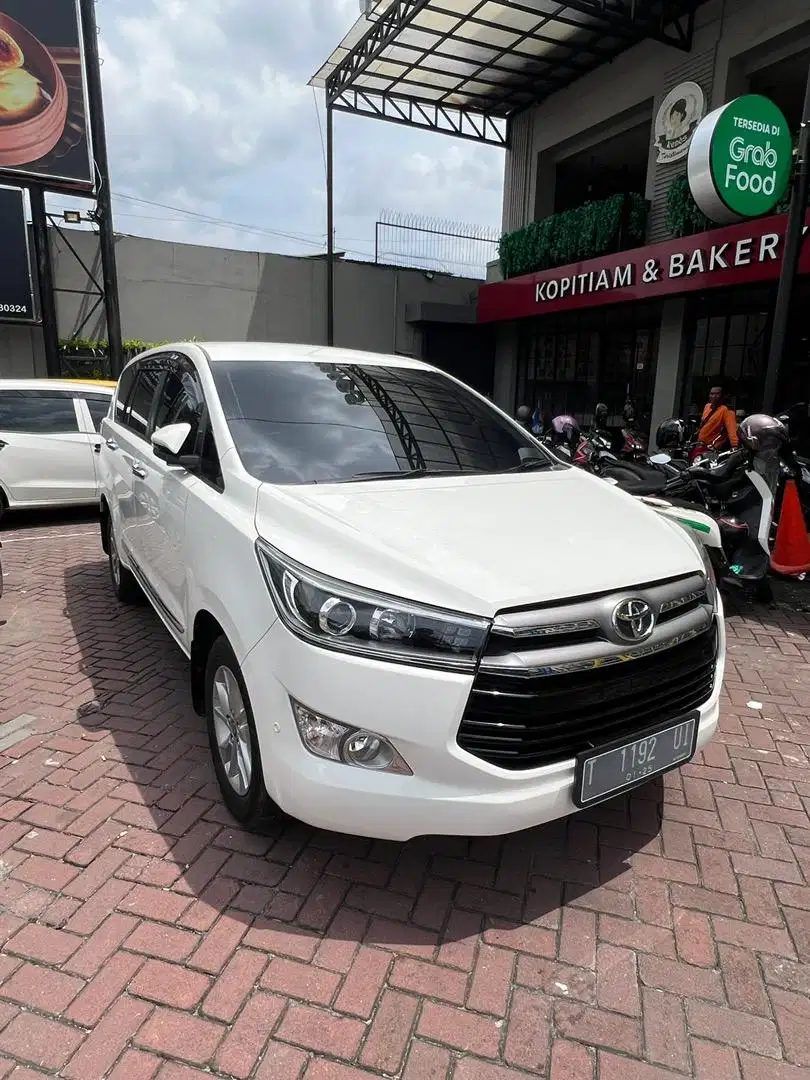 Innova Reborn V Diesel Matic