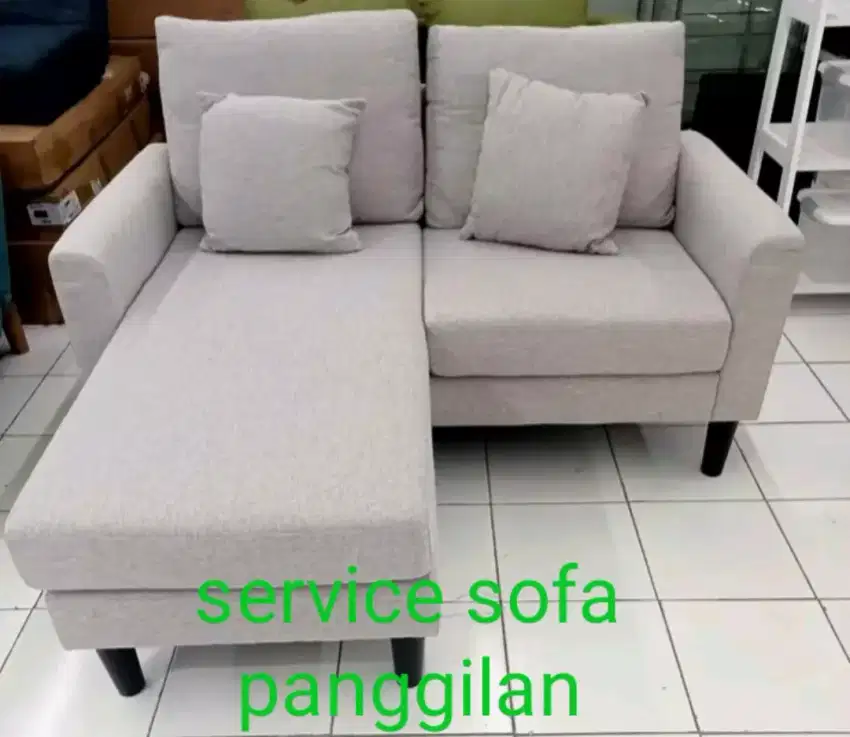 Menerima servis sofa panggilan