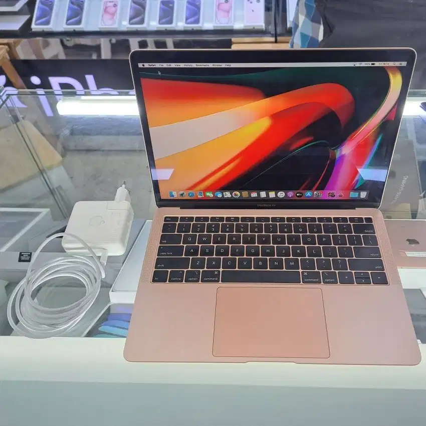 Second Apple Macbook Air 2019 i5 8/256GB SSD Gold Ex IBOX Mulus No Box