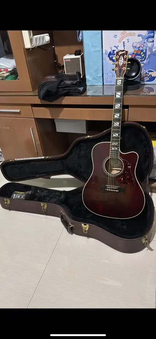 Gibson j45 chroma acoustic