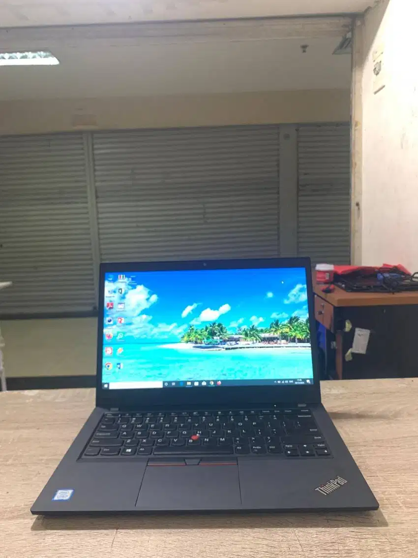 Laptop Best Lenovo Thinkpad T490 Core i5 Gen 8 RAM 8/256GB Murah M-VN