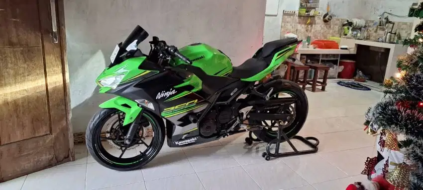 KAWASAKI NINJA 250 FI 2018 KRT Spesial Edition (NEGO SAMPAI DEAL)