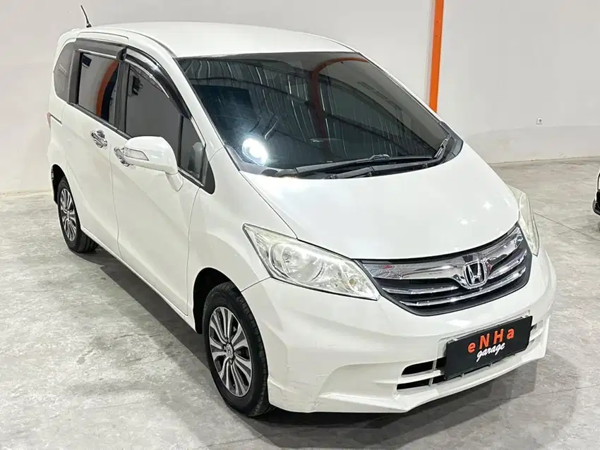 Dp 15jt.. Honda FREED E PSD A/T 2012.. eNHa garage Semarang..