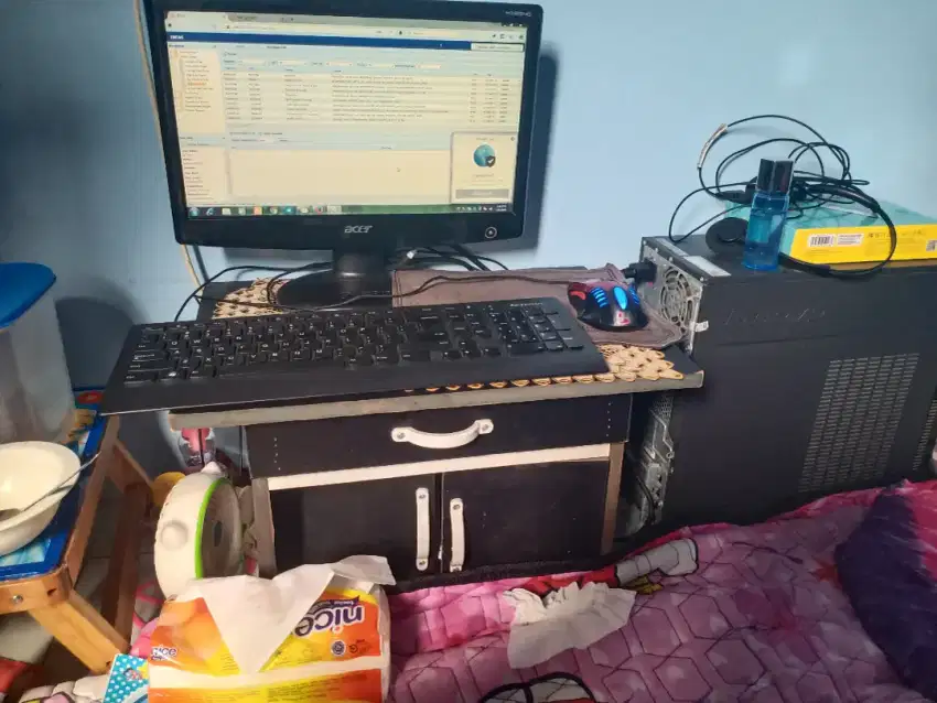 Dijual CPU merk Lenovo dan monitor merk Acer