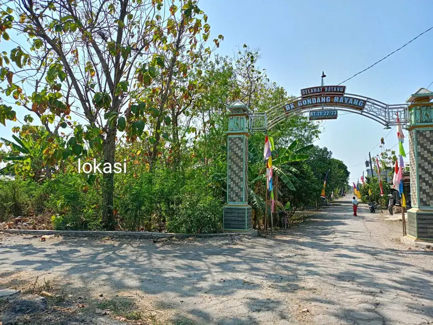 tanah kebun di perempatan dan hook