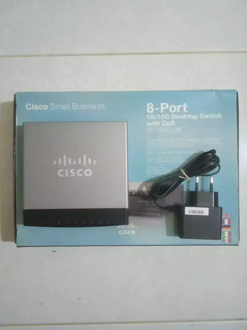 Cisco SF 100D-08  8-Port Desktop Switch HUB