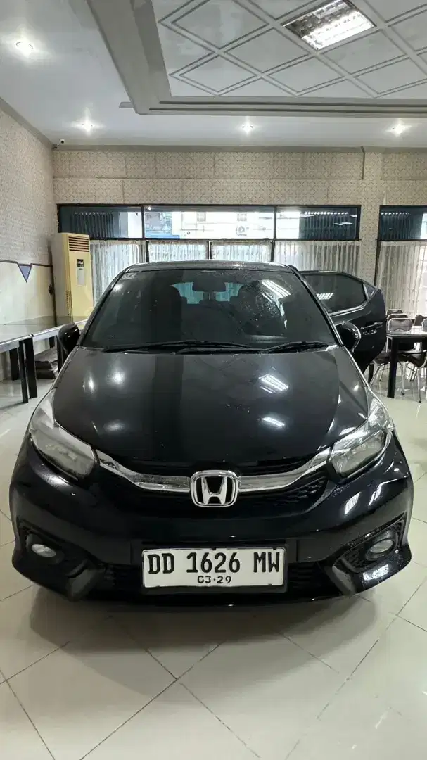 Di jual mobil Brio