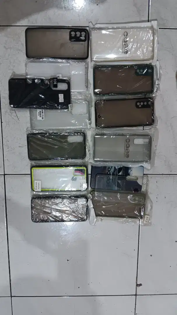 Dijual casing hp android, hard, medium dan soft ada.