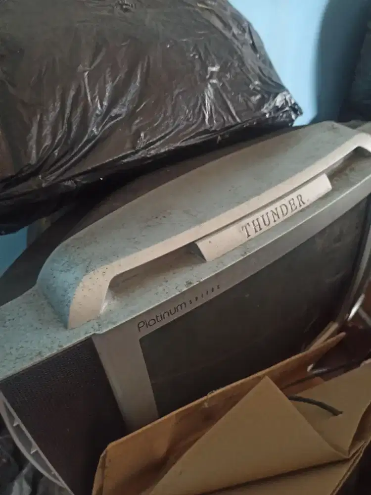 TV Thunder tabung bekas