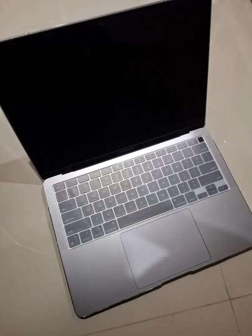 macbook air m12020