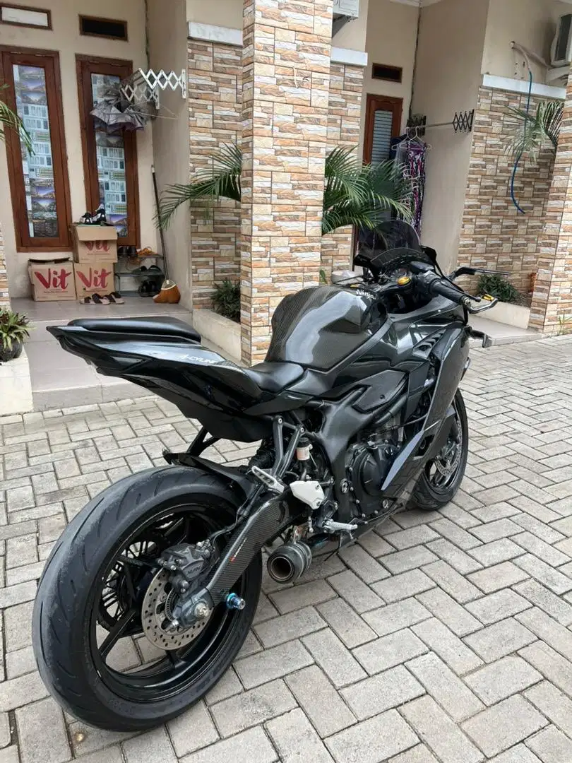 KAWASAKI ZX25r ABS