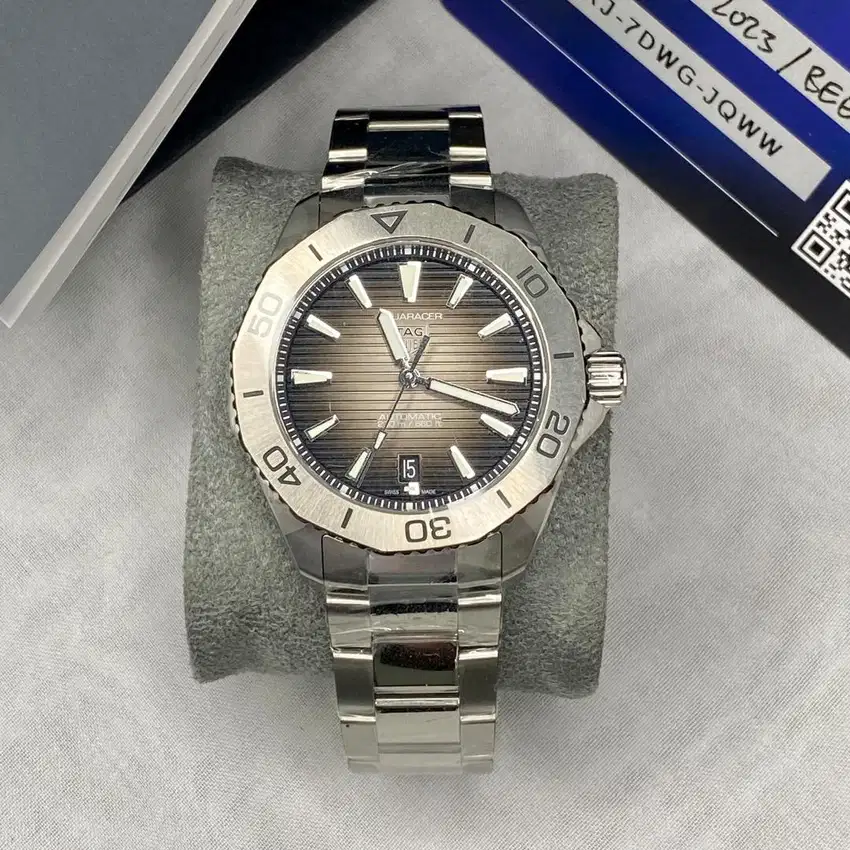 TAG Heuer Aquaracer 200m automatic WBP2110 Like New