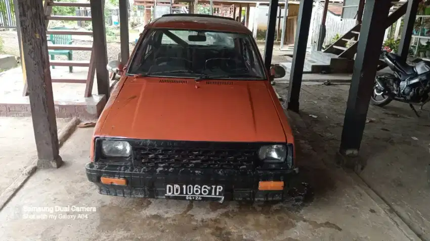 Daihatsu charade tahun 1985