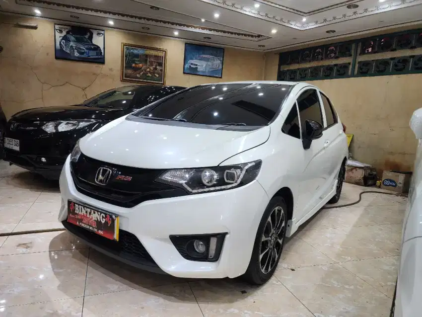 HONDA JAZZ RS MT 2017 PUTIH  / 2018 (BINTANG MOTOR)