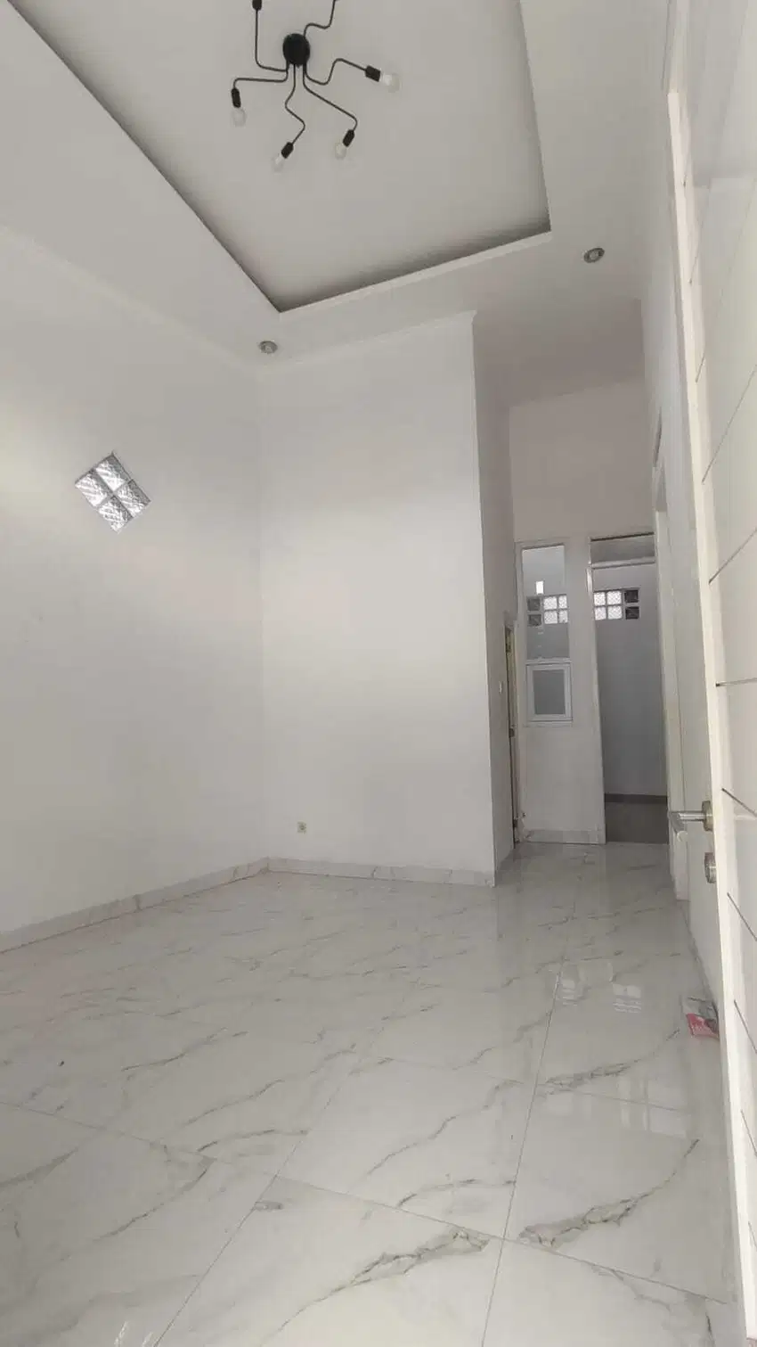 Disewakan Rumah Baru Minimalis di Cluster Taman Kopo Indah TKI 1