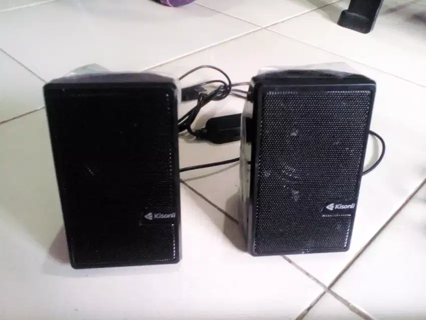 Speaker mini,bisa colok hp,laptop,dan pc.