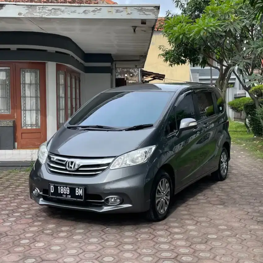 Honda FREED E 2013 (PSD)
KM 89.000
AC double blower