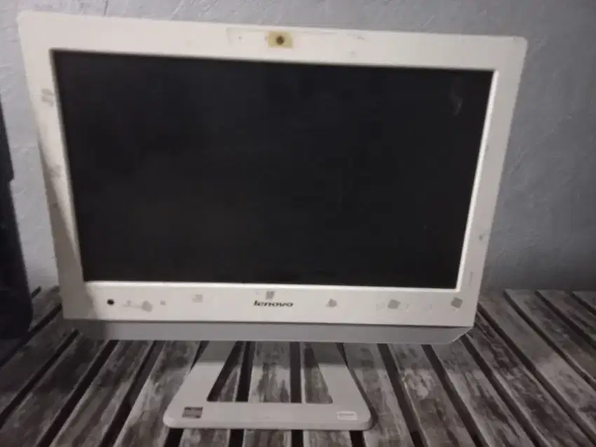 Di jual komputer/PC Lenovo (butuh cepat )