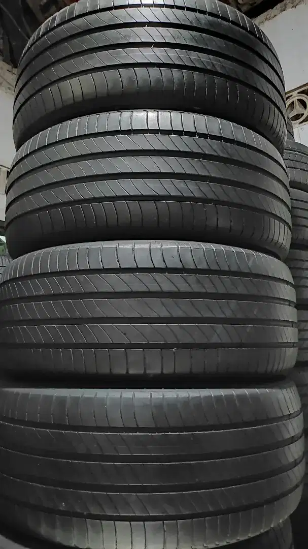 BAN UK. 235/50 R18 MICHELIN PRIMACY4