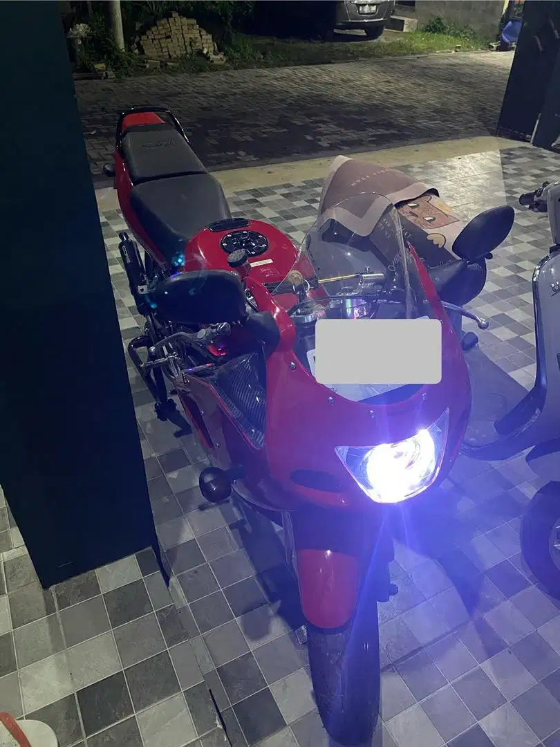 Dijual ninja rr old tahun 2010 merah