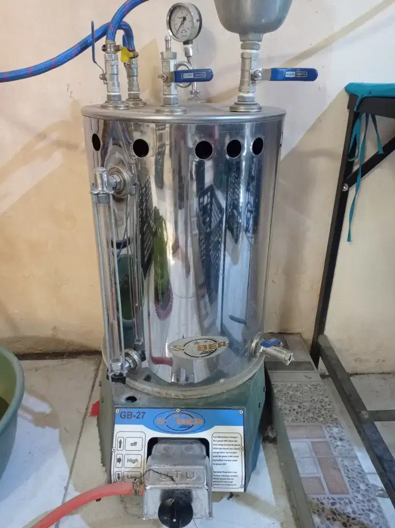 Dijual Setrikaan Boiler 25L dan mejanya