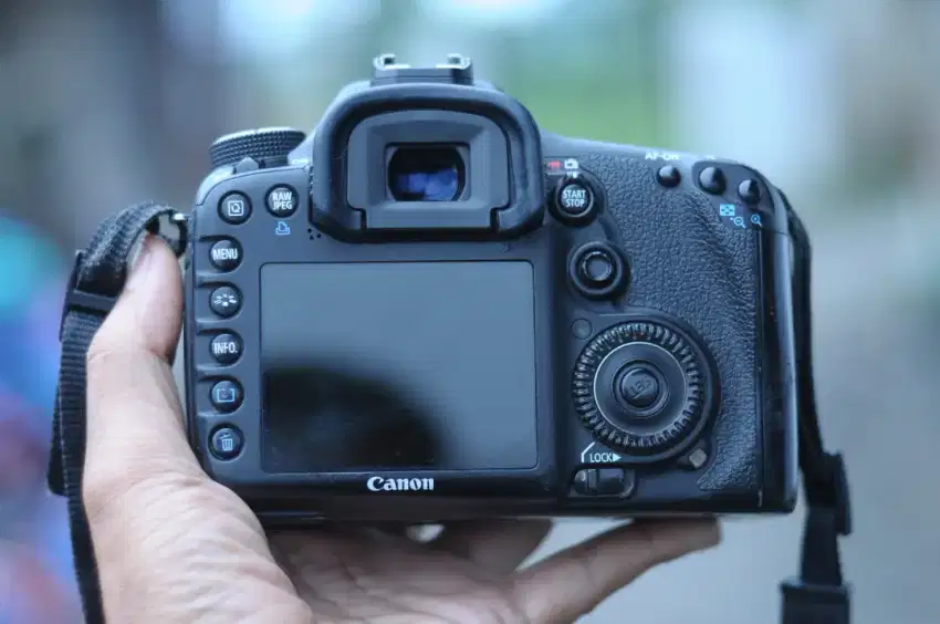 Canon eos 7d body only