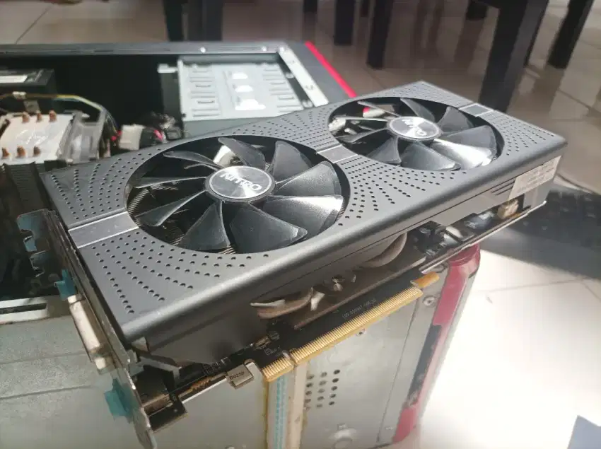 VGA AMD Radeon Sapphire Nitro+ RX570 4Gb