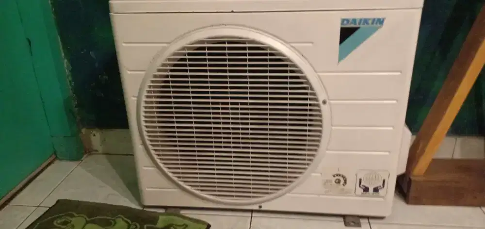Jual AC Daikin 1,5 pk 1set