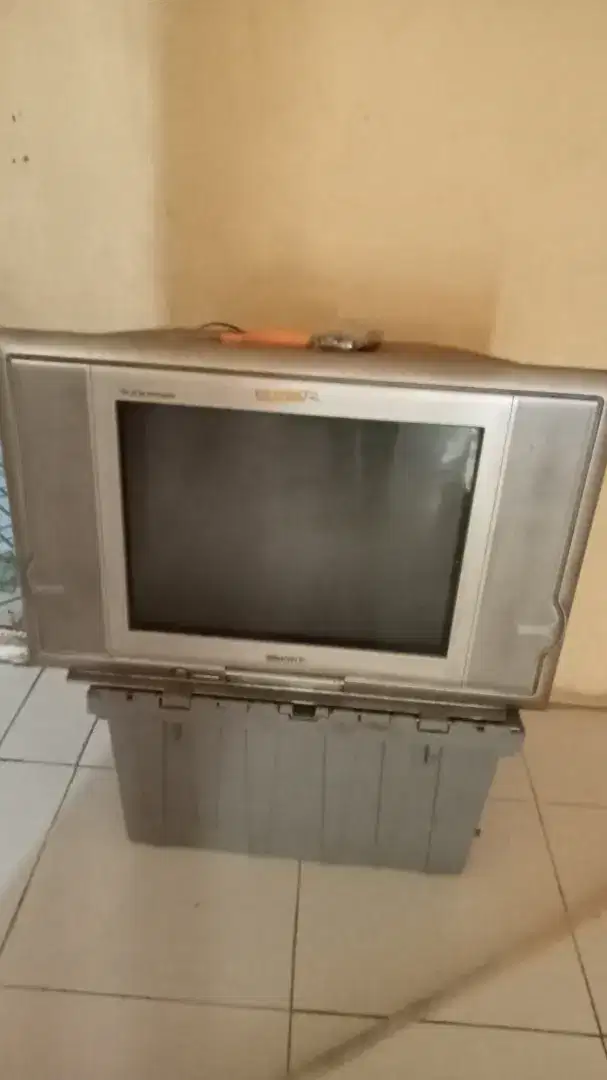 Tv sharp 21 inch