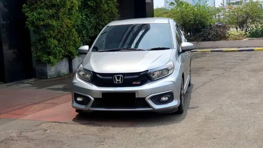 honda brio rs matic 2022 silver tangan pertama dari baru cash kredit