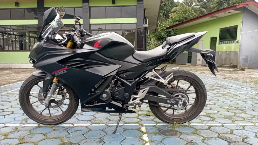 58@:DP:500 RB B DEPOK NEW CBR150R KM lOW GREEST