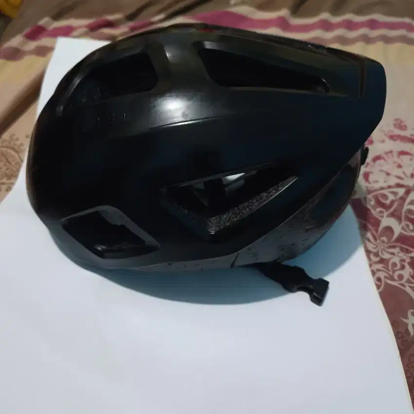 Helm sepeda Van Rysel hitam